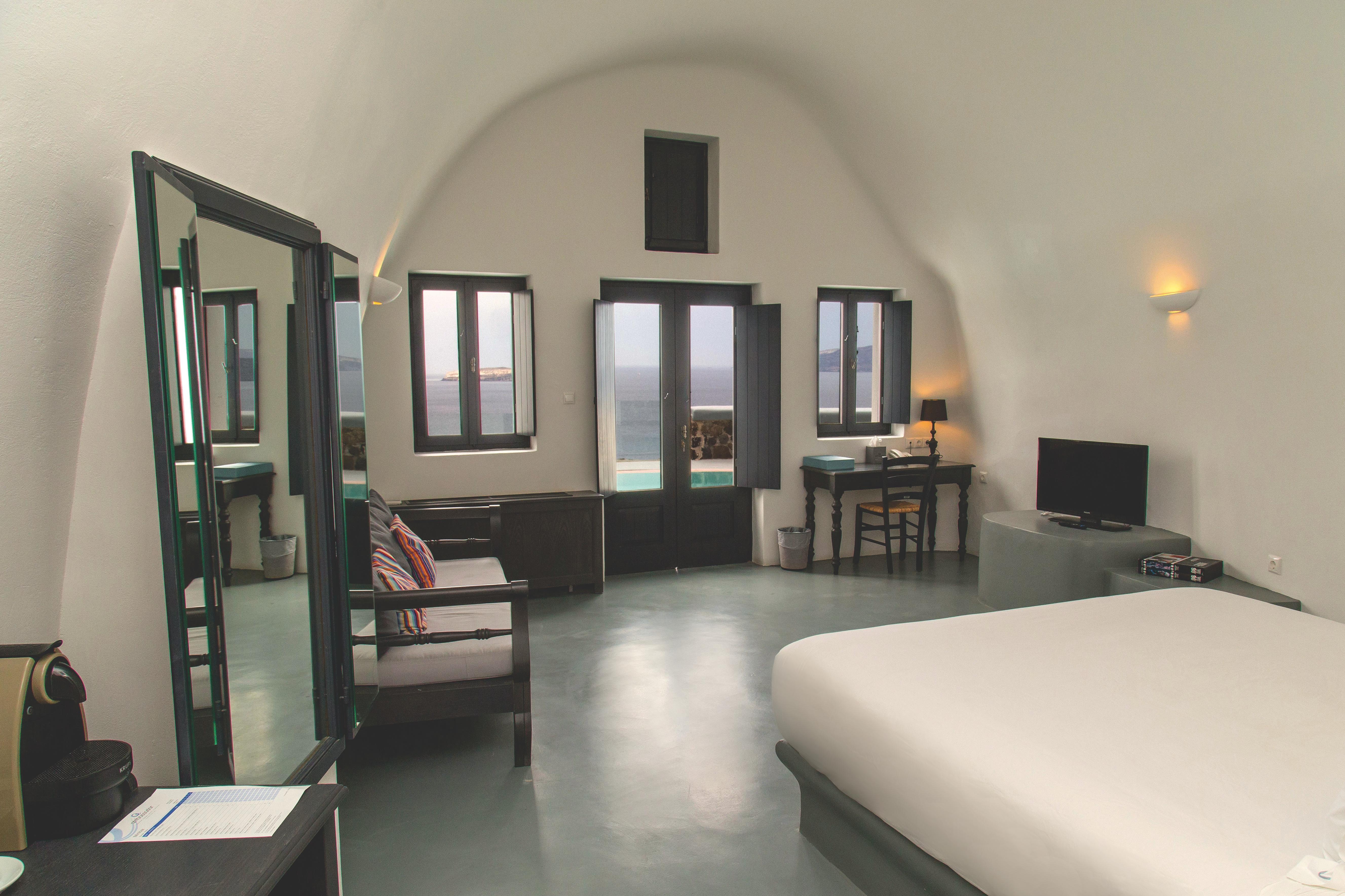 แอมบาสซาเดอร์ ซานตอรินี Hotel อาโกรตีรี ภายนอก รูปภาพ